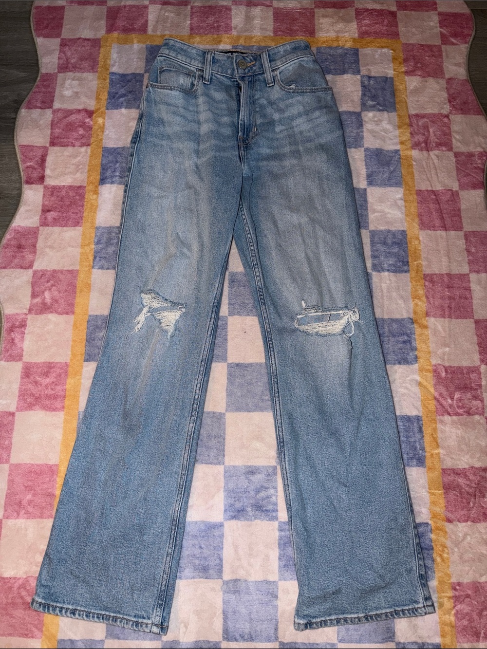 Hollister ultra high-rise dad Blue Distressed jean 💙 NEVER WORN